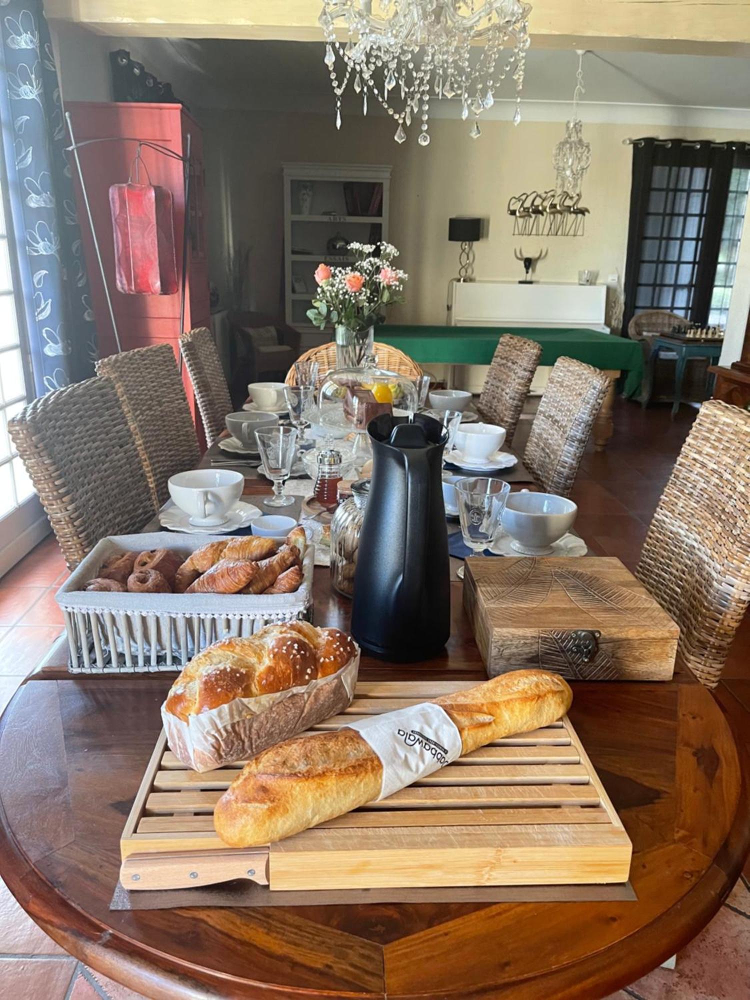 Bed and Breakfast La Belle Chaumiere Bretagne-de-Marsan Zewnętrze zdjęcie