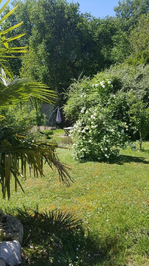 Bed and Breakfast La Belle Chaumiere Bretagne-de-Marsan Zewnętrze zdjęcie